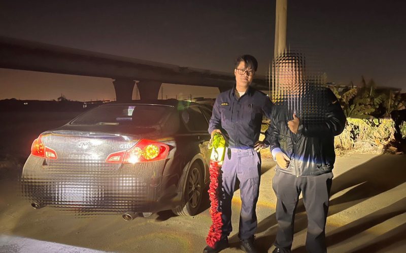 寒夜巡邏即時救援　埔鹽警暖心拖車助民眾脫困