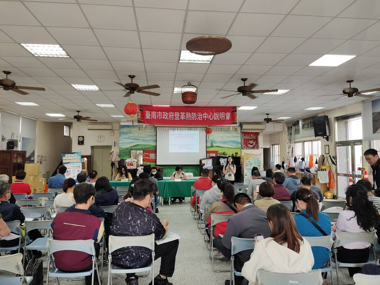 南市啟動外籍移工宿舍稽查專案　仁德保華宮辦理說明會與業者交流