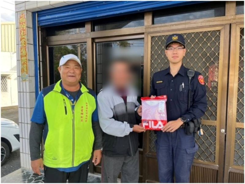 冬日南國送暖　恆警發贈保暖衣關懷弱勢