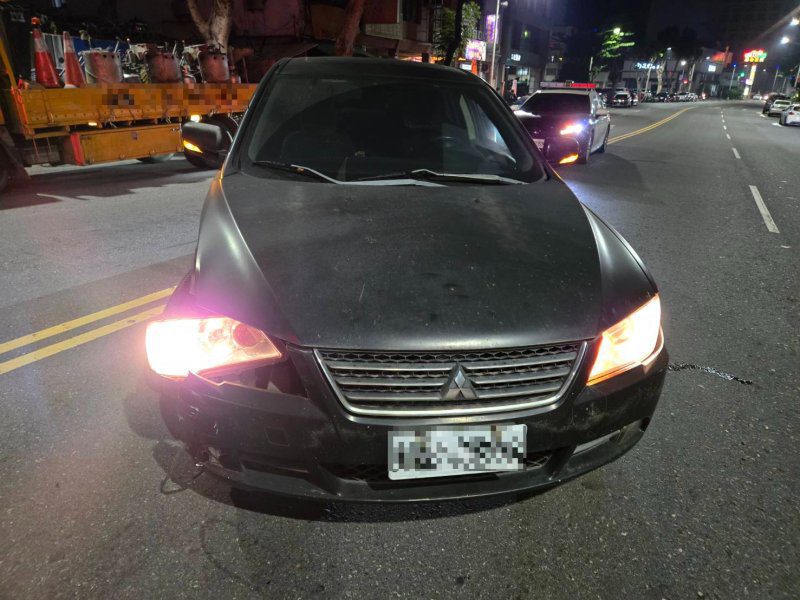 港灣新聞網 / 高雄警界震驚！張姓員警酒駕肇事 遭三民二分局火速免職