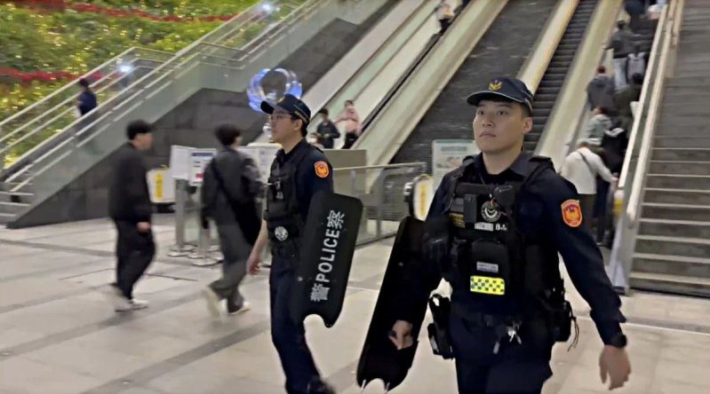 港灣新聞網／新興警全面升級「聖誕生活節」維安！中央公園、美麗島站高強度巡邏啟動