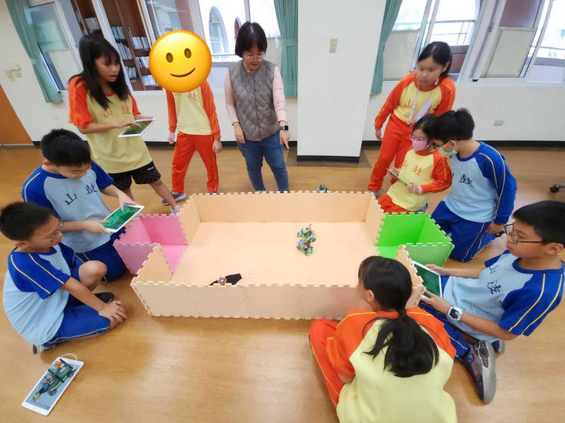 港灣新聞網／港埠協會送AI進校園！鼓山國小學童玩轉AI機器人　認識高雄港、接軌智慧港口