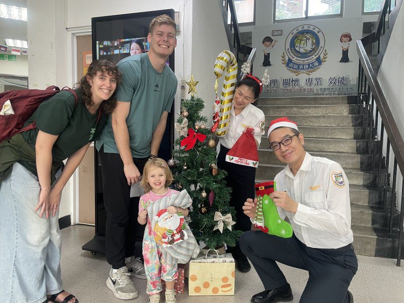 港灣新聞網／高雄移民署妝點聖誕溫馨風　洽公民眾感受多元共融暖意
