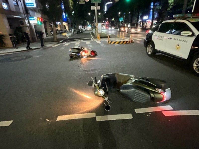 港灣新聞網 / 聽聞救護車減速碰撞　苓雅分局籲保持安全距離