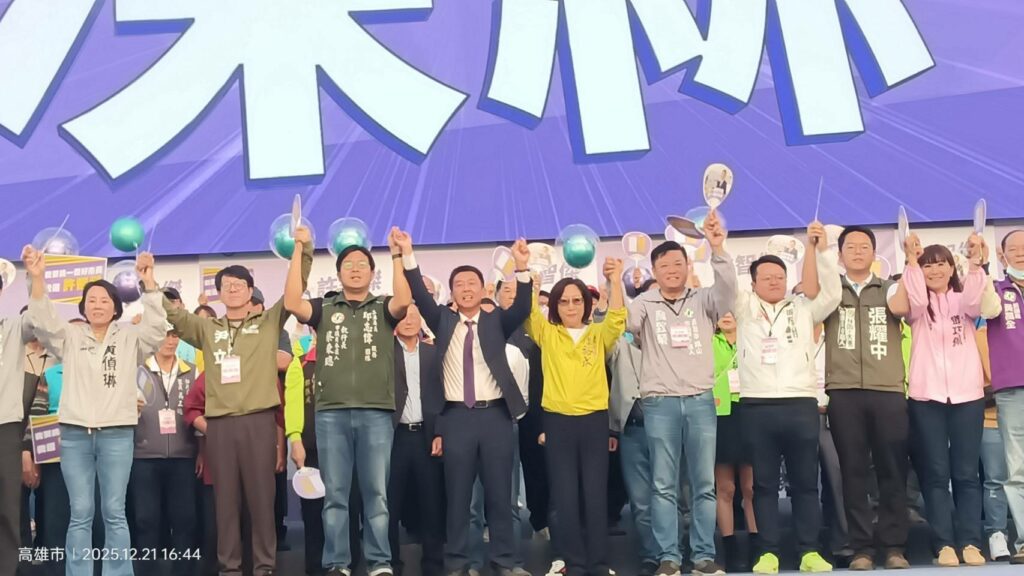 許智傑首場造勢「歌王、歌后獻唱」7萬人到場　他喊打造高雄AI首都