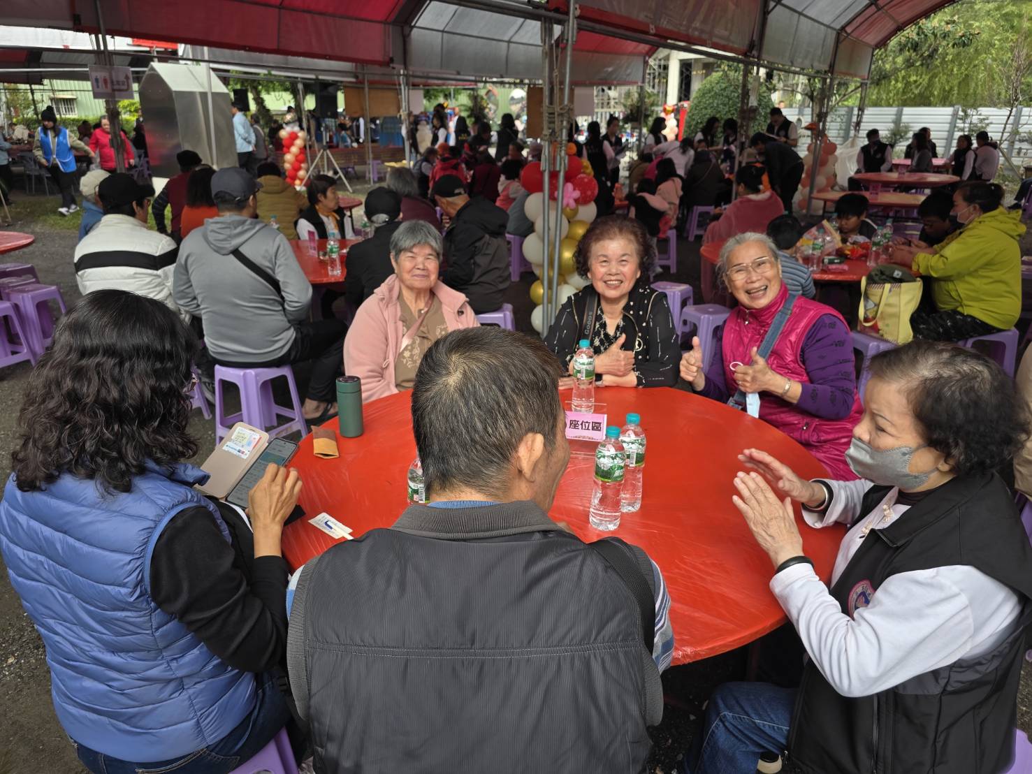「寒冬送暖．共食有愛」吸睛  無極慈靈慈惠協會扶弱義行可風