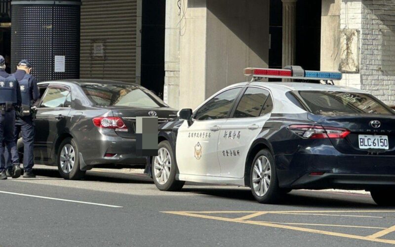 女子酒醉情緒失控而於車內大聲喊叫 新興分局攔查