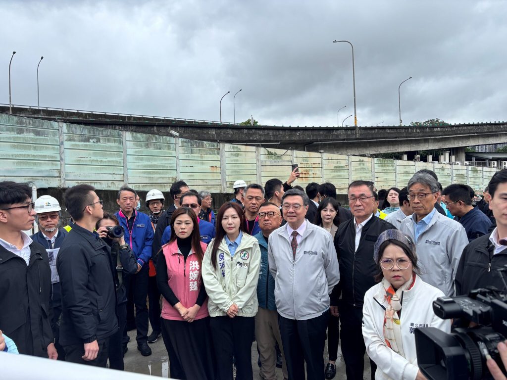 李四川陪同卓揆視察第一果菜市場　中央地方聯手補助冷鏈與拍賣系統建置