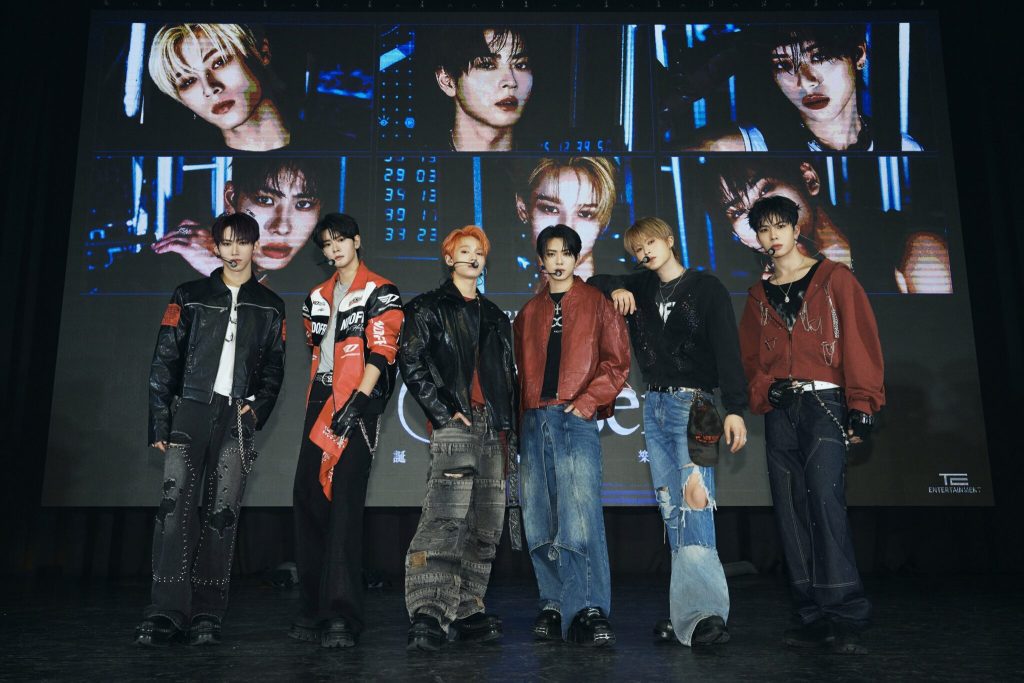 728 SEVENTOEIGHT 化身聖誕小精靈寵粉北中南開趴 耶誕禮物派對