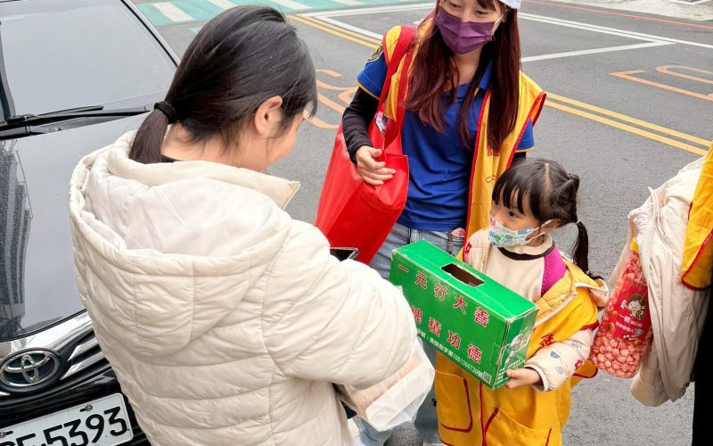 南山人壽斗六安豐、安成通訊處送暖　力挺創世「寒士吃飽30」