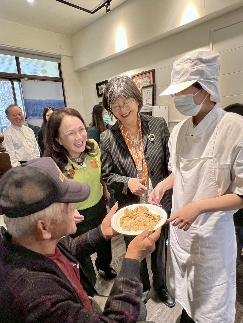 善慧恩慈善基金會-技職成果發表　五位逆境少年全數考取中餐丙級證照 / 一場感恩美食饗宴