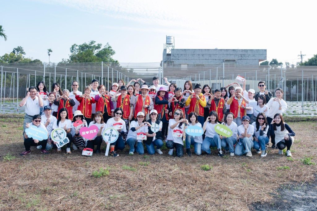 氣候變遷冬天不夠冷！台灣拜耳解救草莓生存危機 牽起環境、社會溫暖連結