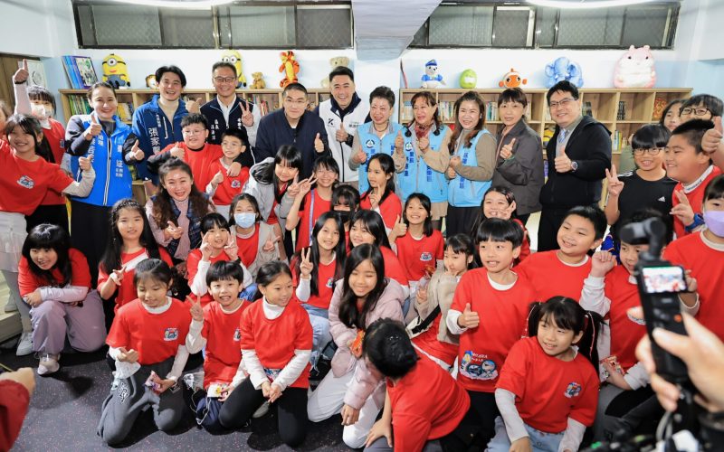 嘉仁里親子兒童圖書館啟用　謝國樑盼閱讀走入社區、陪伴孩子成長