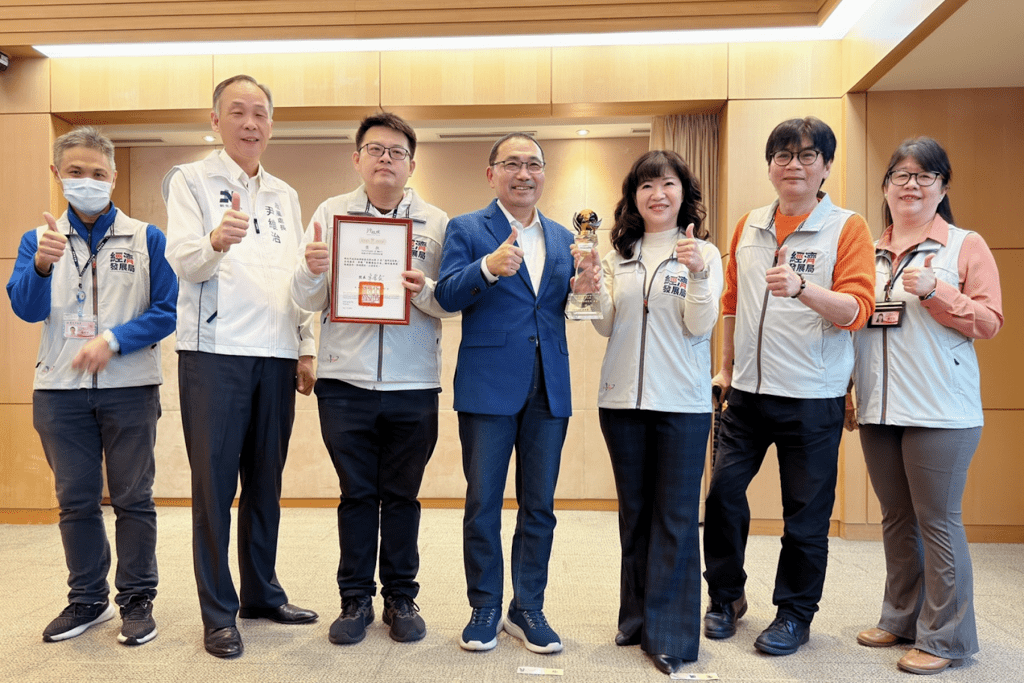廉能治理再獲肯定！新北市經發局以便民創新     在第3屆透明晶質獎「整體廉能作為」類脫穎而出