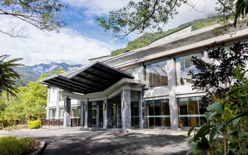 簡單李 12/23 高雄開幕   以黑馬之姿  帶來全新的「夾心美學體驗」