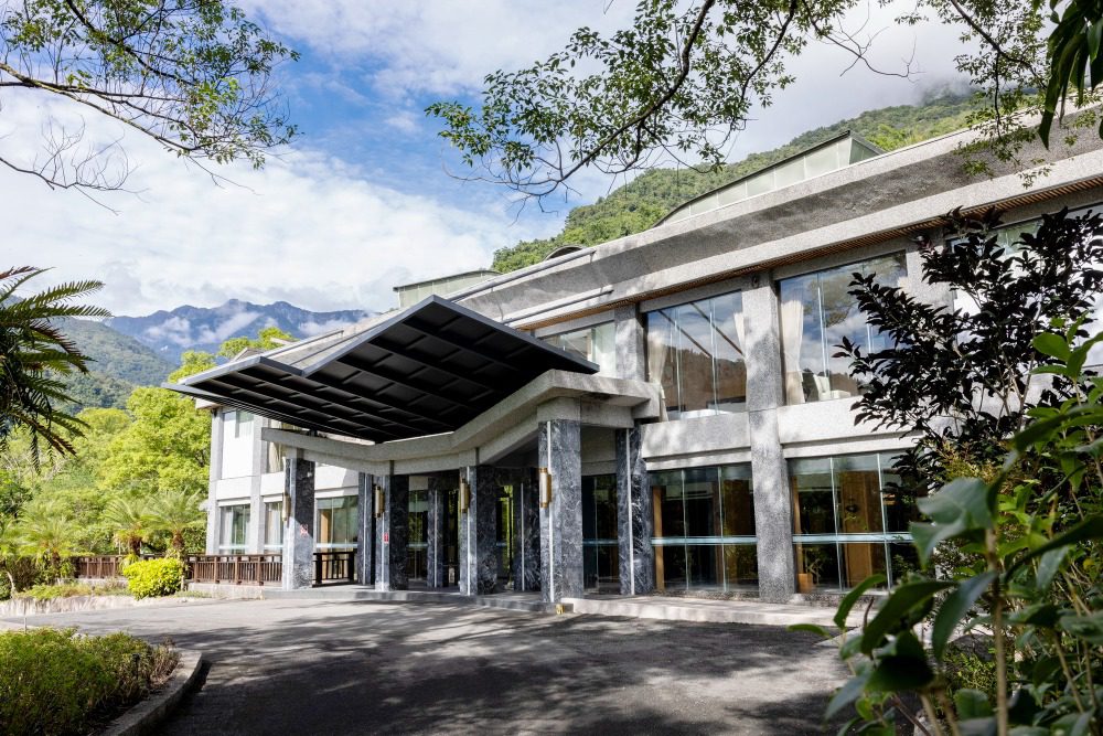 簡單李 12/23 高雄開幕   以黑馬之姿  帶來全新的「夾心美學體驗」