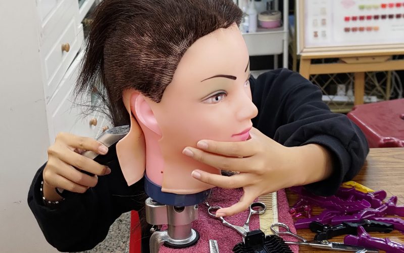 花蓮青少年生涯探索號計畫～從頭到指尖的時尚美學   培養青少年擁有發現美的眼睛