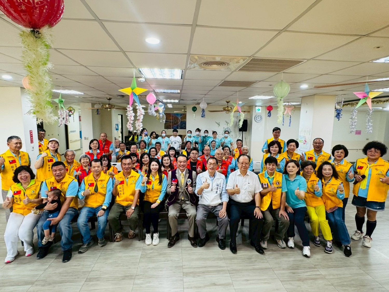 獅子會300E-2區暖心行動不便者　捐贈安泰護理之家福祉車