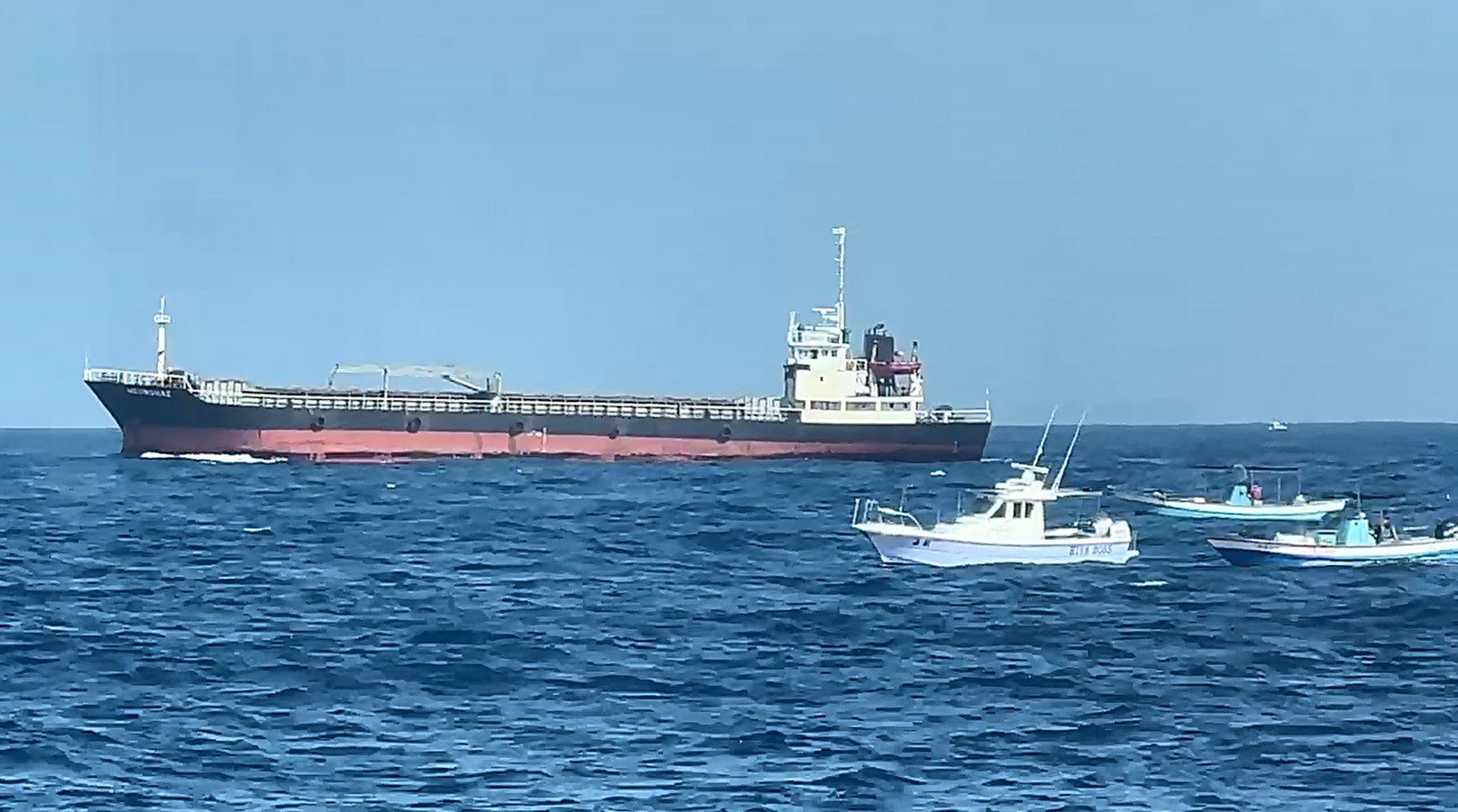 維護海域錨泊秩序　海巡署南部分署與航港局聯手查處滯留船舶