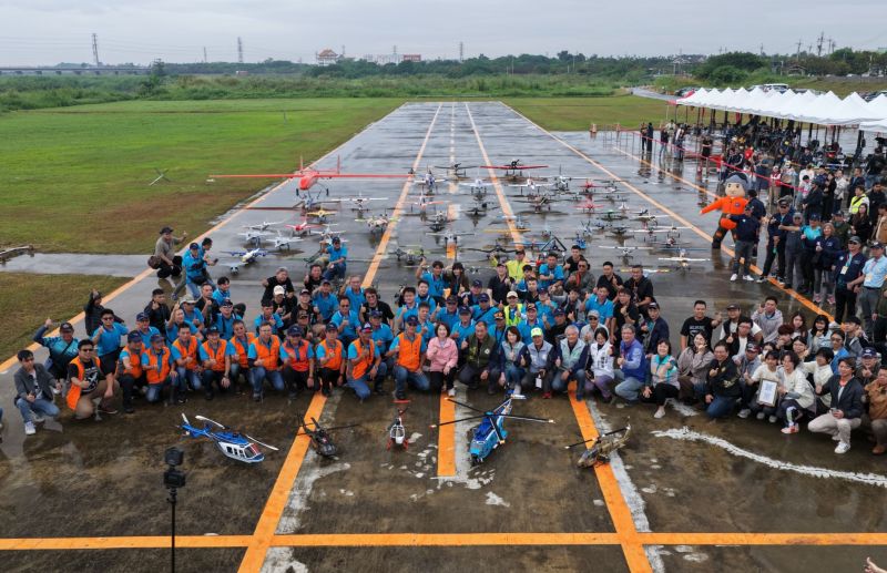 飛越屏東天空　無人機航空嘉年華震撼登場