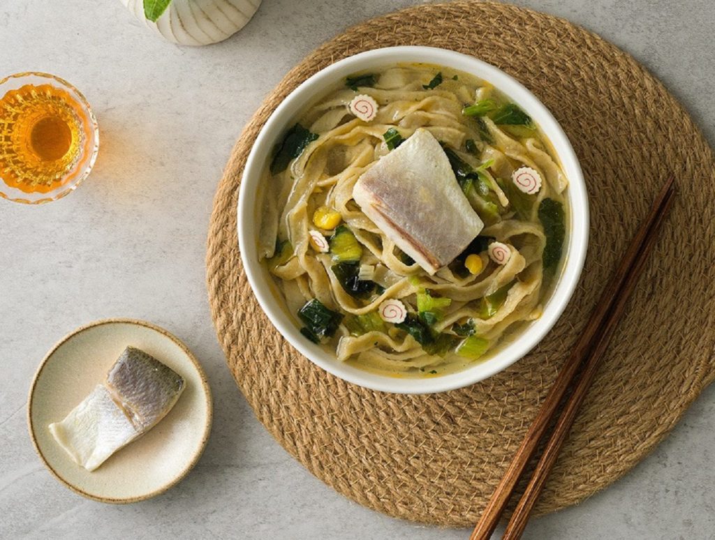 午仔魚麵首進校園   正修科大嚐得到冷熱四吃的海味革命