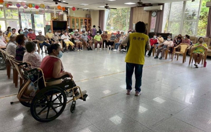 「路老師」深入花蓮村里宣導   強化2千餘名長者交安觀念