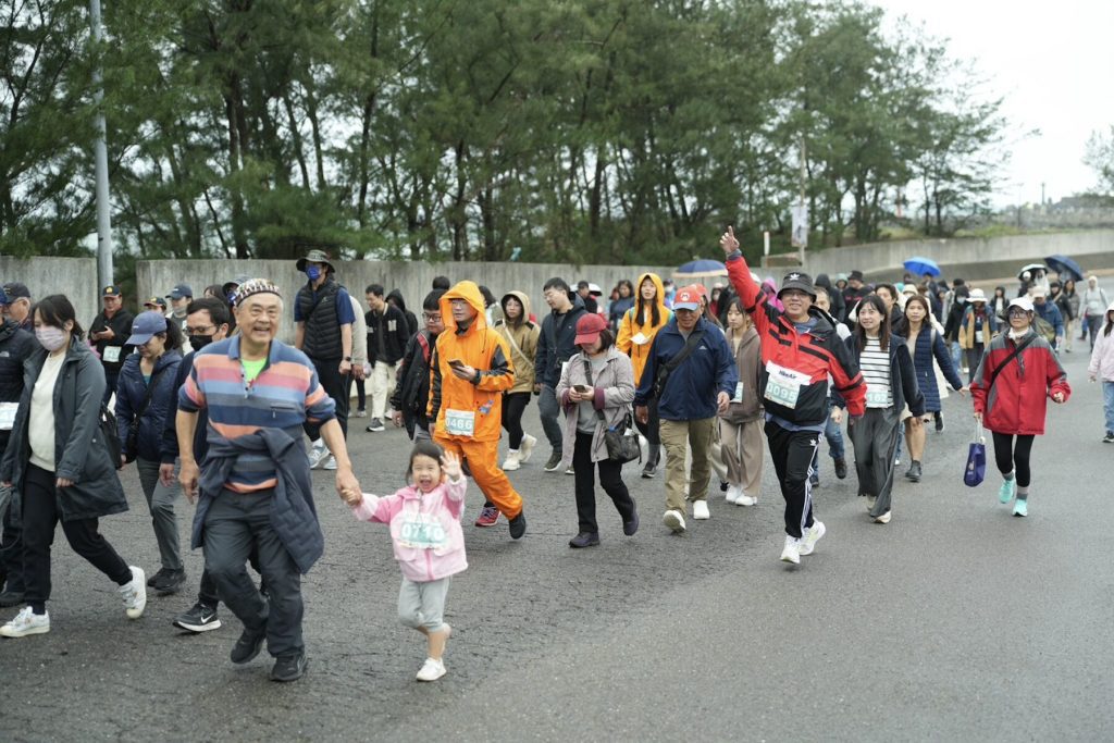 東北季風不減士氣！金山走跑活動吸引1200人參與     展現「金山冬日最有活力」畫面