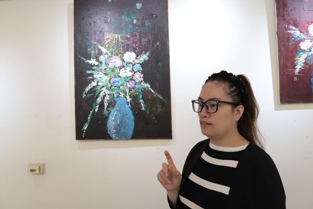 影音/美髮師斜槓成畫家 不羈畫風引歐洲注目