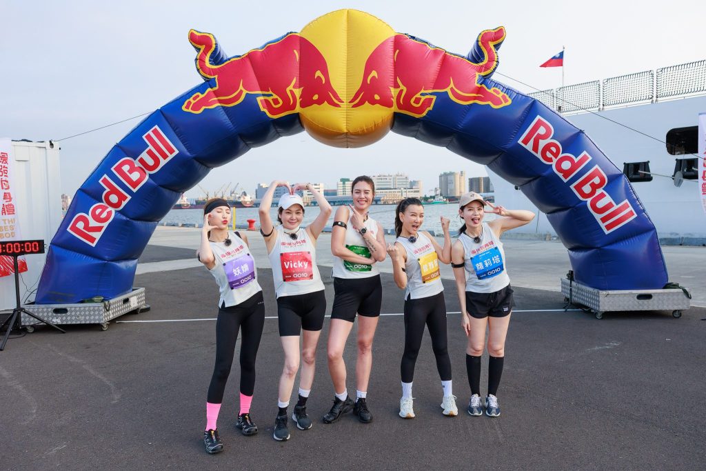 明星媽媽組火力全開 55 男單組展現實力體格