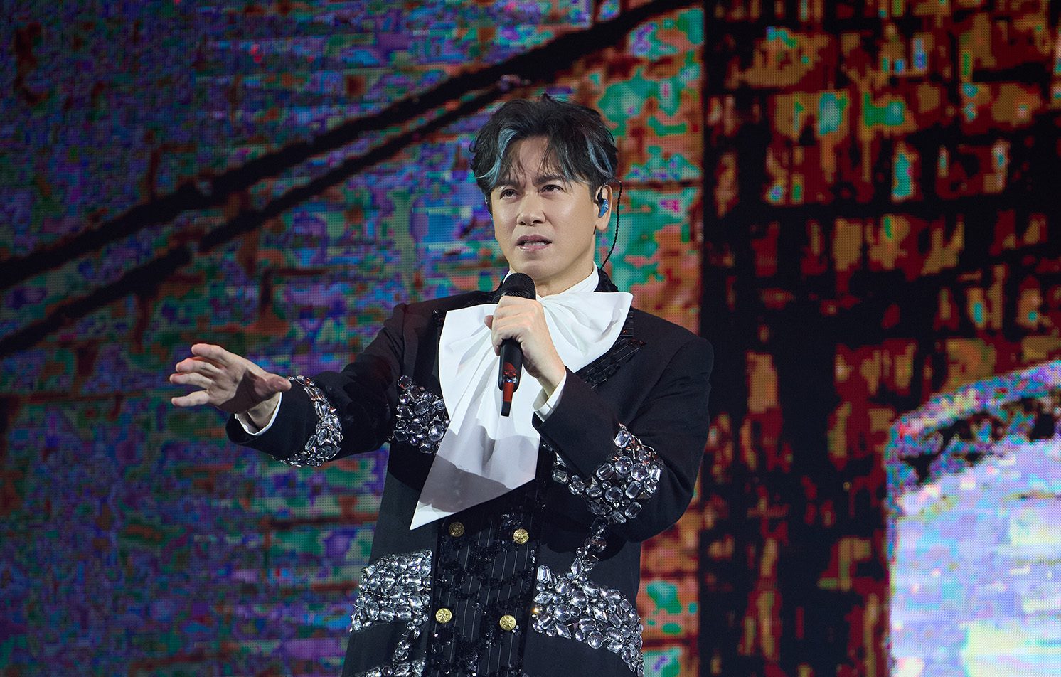 李聖傑出道26年圓華麗攻蛋夢 開場激動卡關兩分鐘說不出話來