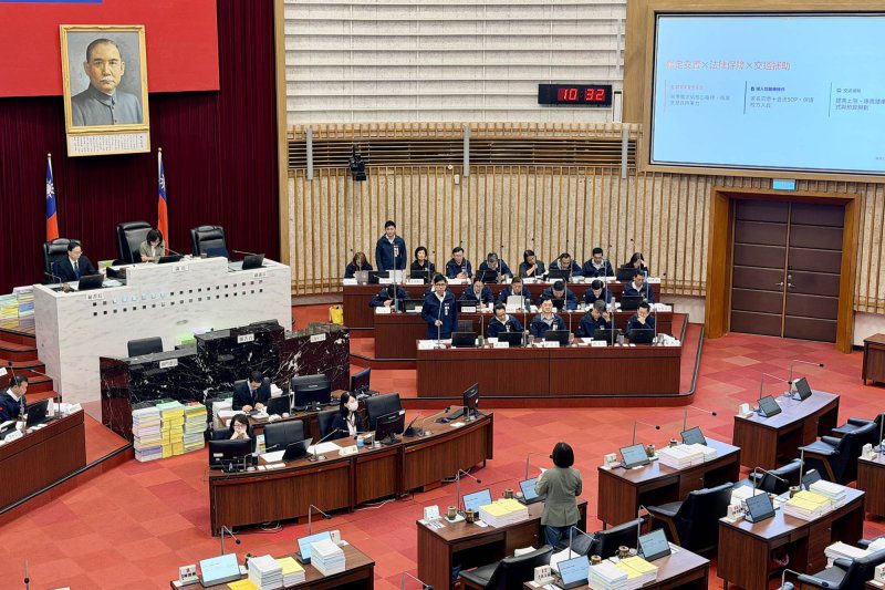 港灣新聞網 / 楠梓陸橋改善有譜！陳其邁：人口暴增、車流複雜需專業評估