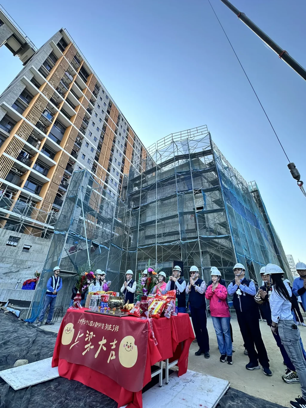 台中公園第一排！　東區台中公園二期好宅今上梁 進度超前力拚年底完工