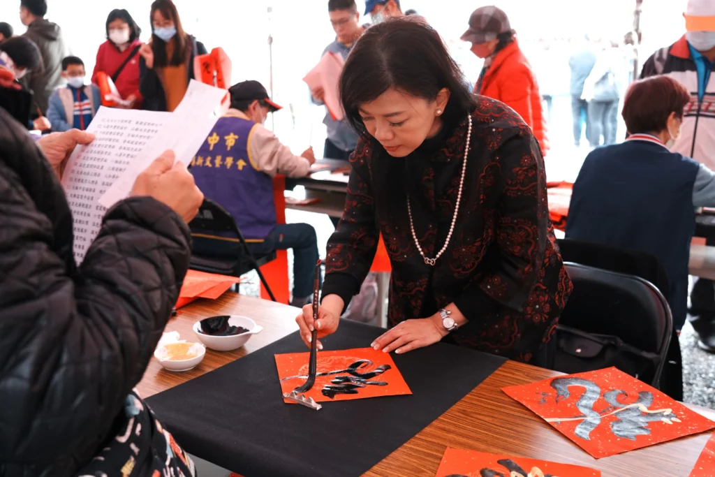 免費索取春聯年畫　台中孔廟駿馬呈祥迎春揮毫1/31登場