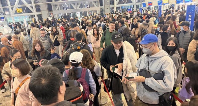 港灣新聞網 /  高雄機場安檢大塞車惹民怨　寒假、春節旅運高峰恐再放大瓶頸