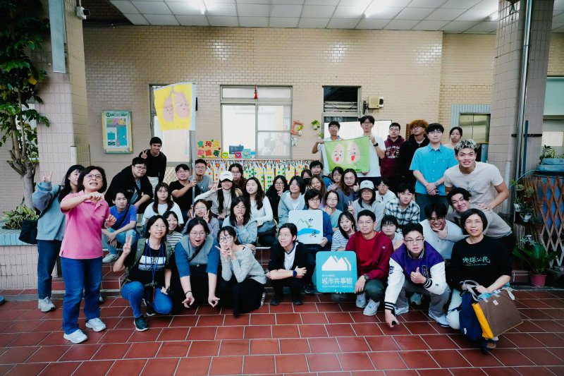 港灣新聞網 /  走進工業陰影下的日常　中山大學師生踏查高雄「犧牲社區」