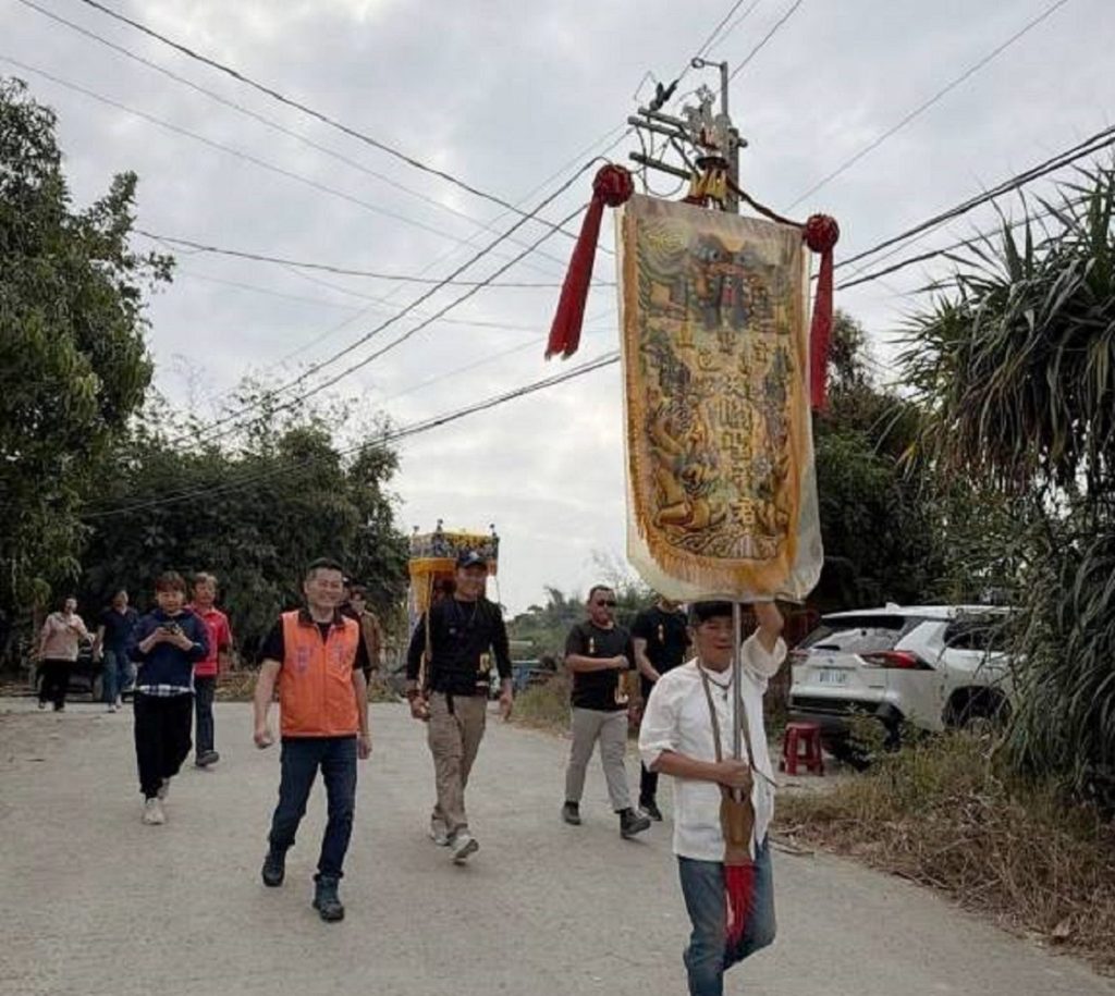 徒步背轎十九天　雲天宮啟動《謝恩行百里》行腳祈福全台