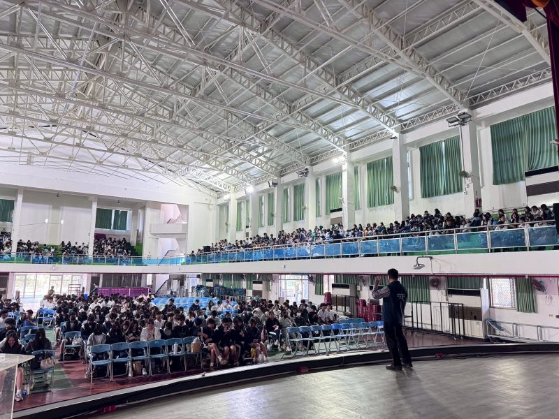 寒假將至　屏東警局走進高中校園宣導別讓毒與詐毀掉未來暨縣警局警訊
