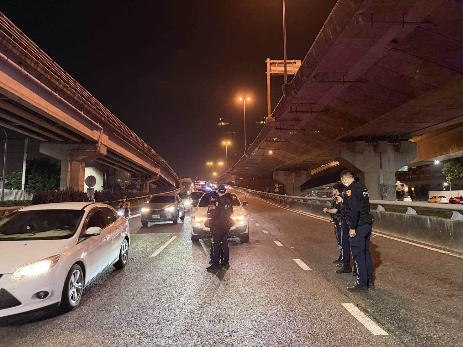 拒檢逃逸且衝撞 員警依法開槍並成立專案小組全力追緝李嫌到案