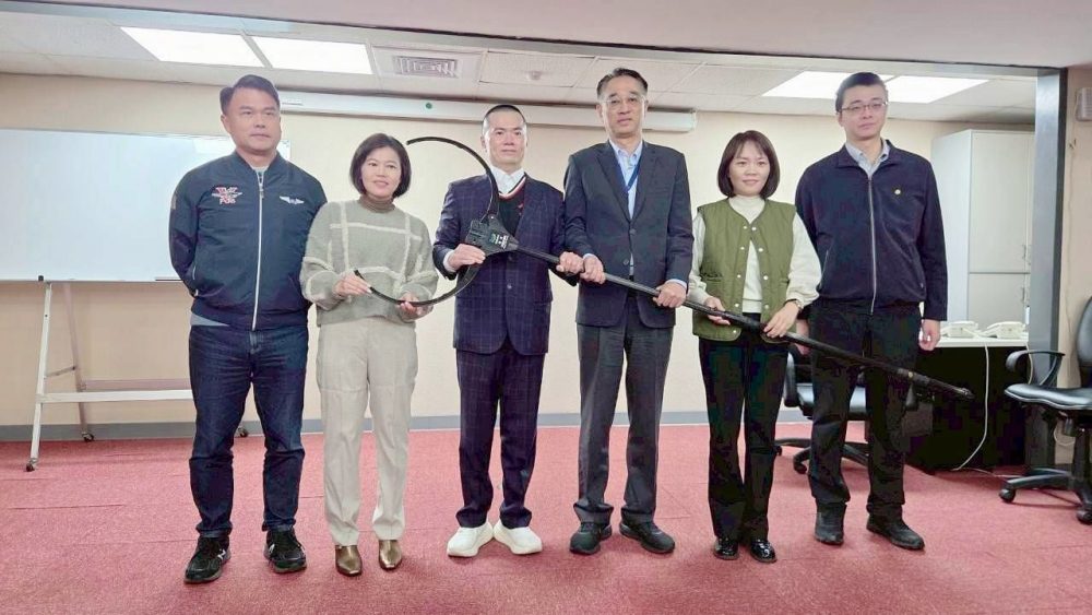 強化捷運車站維安！市政顧問陳啟宏贈北捷新型防爆叉