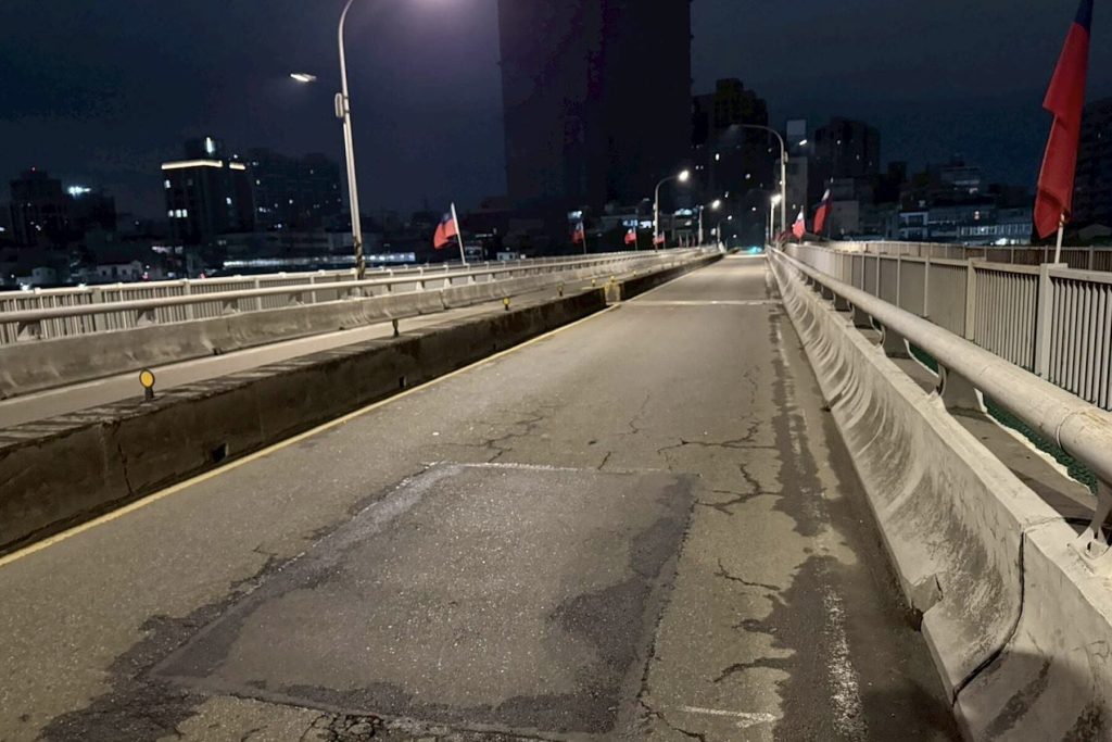 提升行車安全！大漢橋與新海橋 1/30 夜間施工     用路人請提前改道行駛