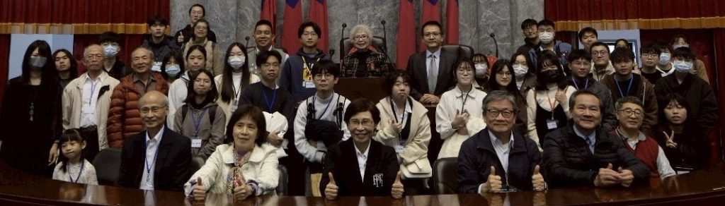 黃朝琴獎學金頒獎給65名在學家庭貧困大學生每位每學期5萬元