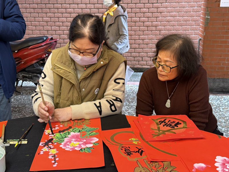 港灣新聞網／書法傳情迎新春　社團聯手為弱勢家庭送暖