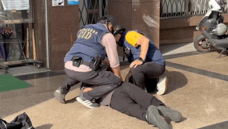 港灣新聞網／年關防搶全面升級！內埔警實境演練金融機構　強化春節治安防線