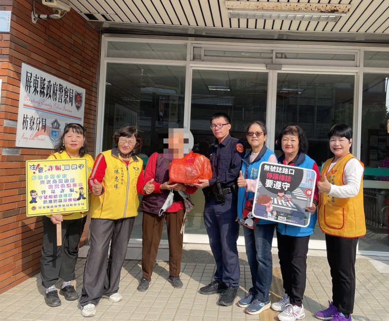 港灣新聞網／春節關懷不打烊　枋寮警結合志工送暖弱勢家庭
