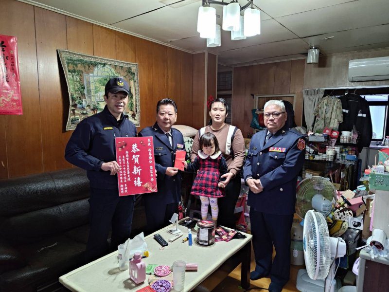 港灣新聞網／土城警攜手義警民防暖心出擊　分期關懷脆弱家庭守住社會溫度