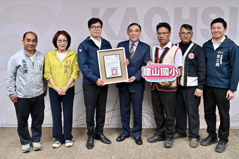 港灣新聞網／迎9天春節假期　陳其邁要求市府團隊守住環境、職安與防疫