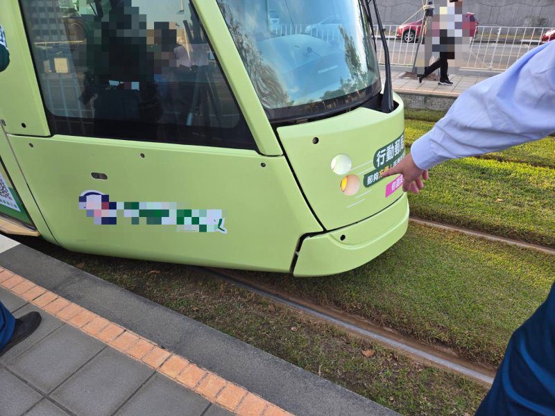 港灣新聞網／凱旋四路輕軌站驚傳擦撞事故