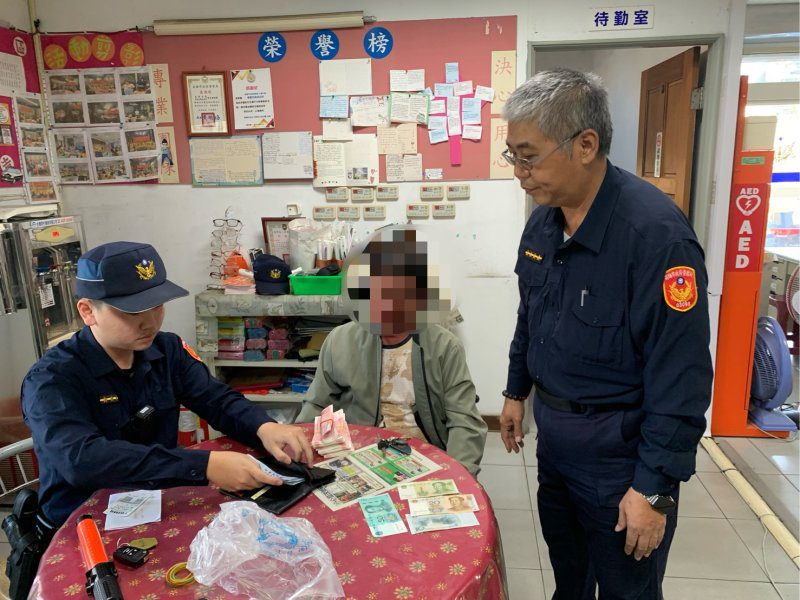 港灣新聞網／高雄高鐵路現鈔飛散！
