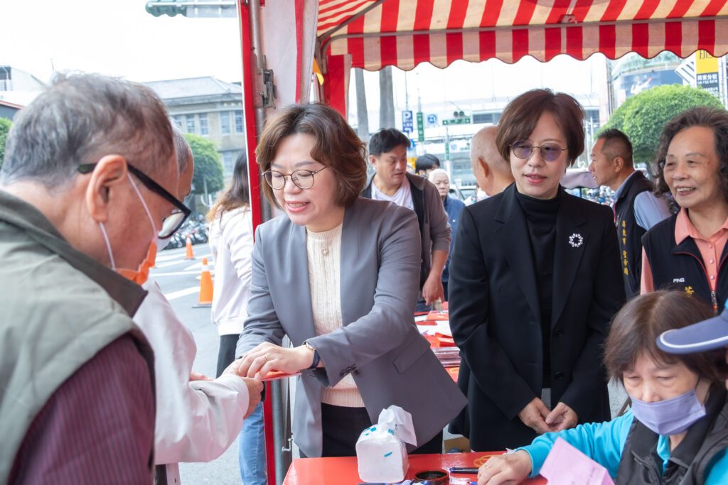 春節送暖不間斷14年　屏東市1190戶弱勢家庭溫馨過好年