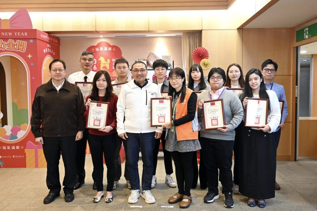 施政效能再進化！侯友宜肯定績優研考專業素養     跨域整合、智慧城市推手受表彰